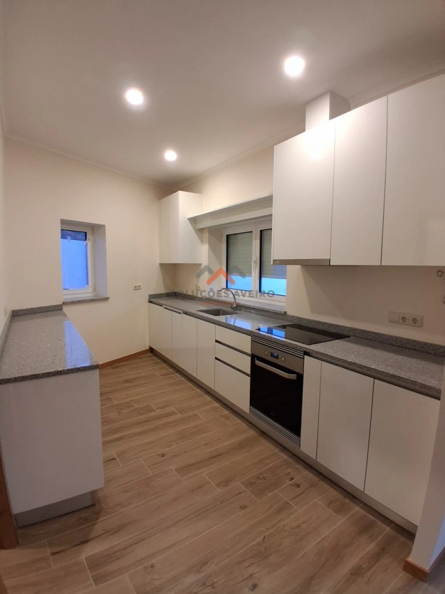 Moradia T3 para Venda em Travassô e Óis da Ribeira Foto 1