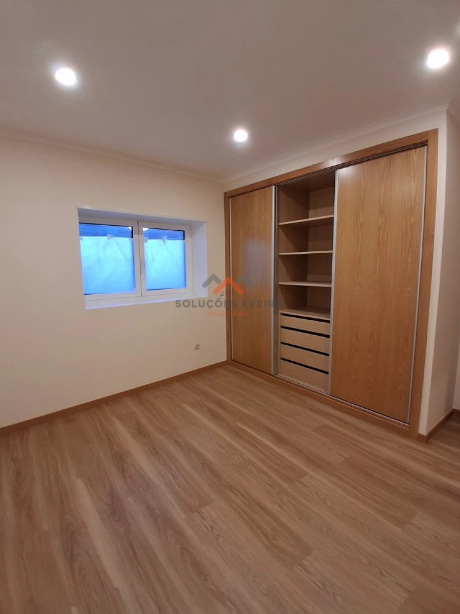 Moradia T3 para Venda em Travassô e Óis da Ribeira Foto 7