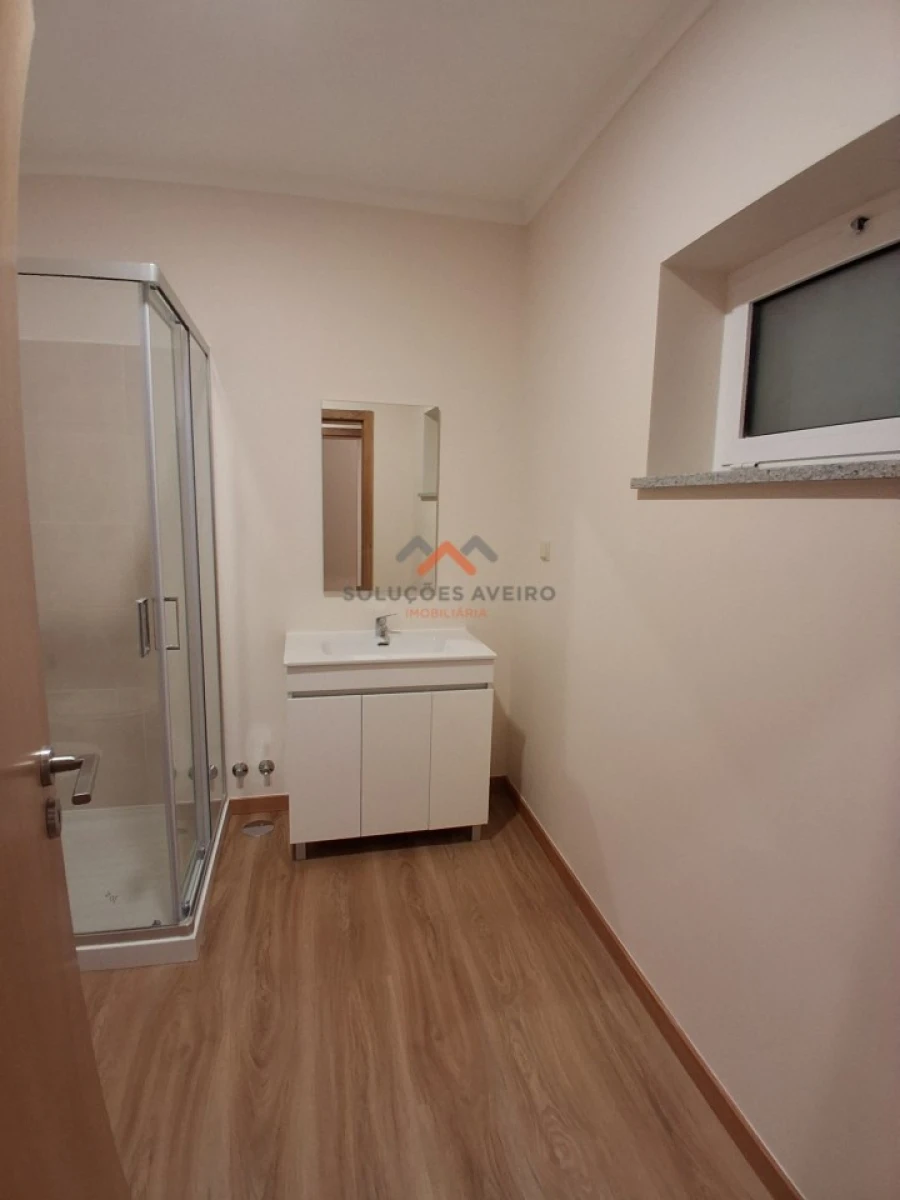 Moradia T3 para Venda em Travassô e Óis da Ribeira Foto 9