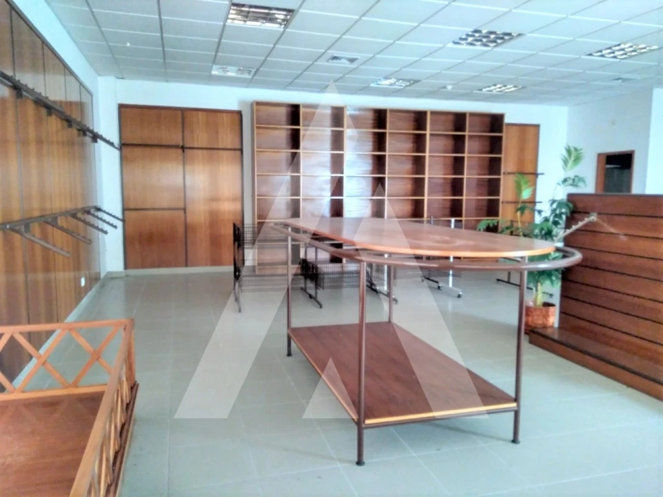 Loja para Arrendamento em Pombal Foto 6