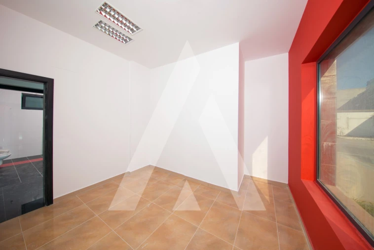 Armazém para Venda em Vermoil Foto 17