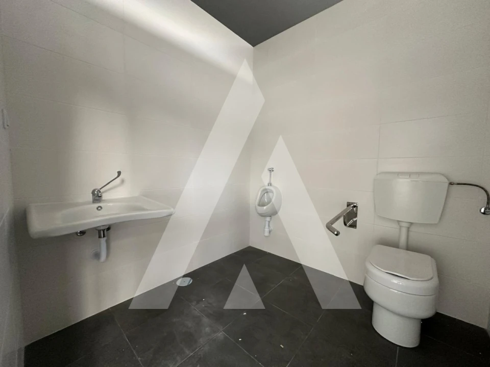 Armazém para Venda em Maceira Foto 41