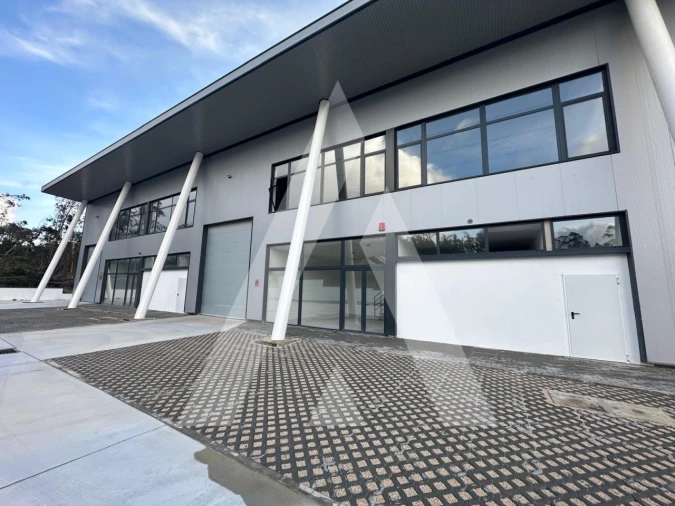 Armazém para Venda em Maceira
