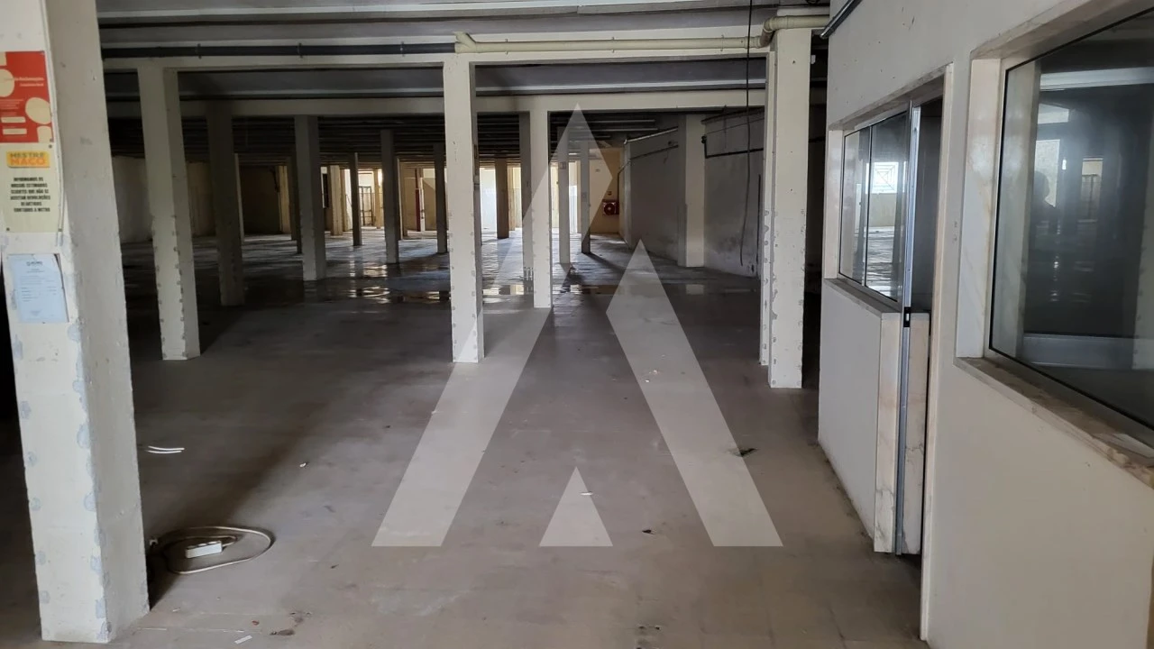 Loja para Arrendamento em Marinha Grande Foto 16
