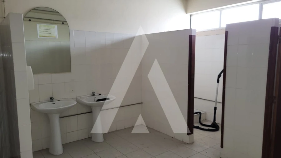 Loja para Arrendamento em Marinha Grande Foto 9