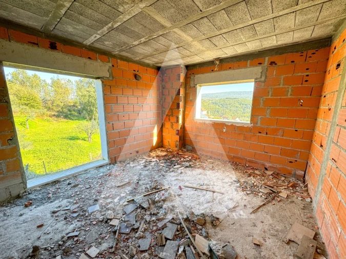 Moradia T3 para Venda em Almoster Foto 15