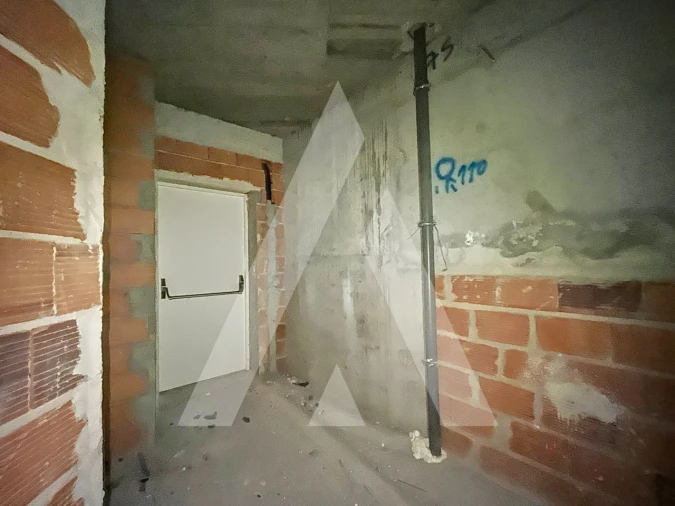 Loja para Arrendamento em Leiria, Pousos, Barreira e Cortes Foto 12