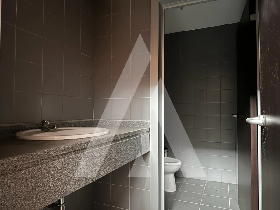 Escritório para Arrendamento em Torres Novas (Santa Maria, Salvador e Santiago) Foto 13