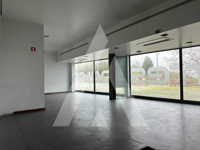 Escritório para Arrendamento em Torres Novas (Santa Maria, Salvador e Santiago) Foto 1