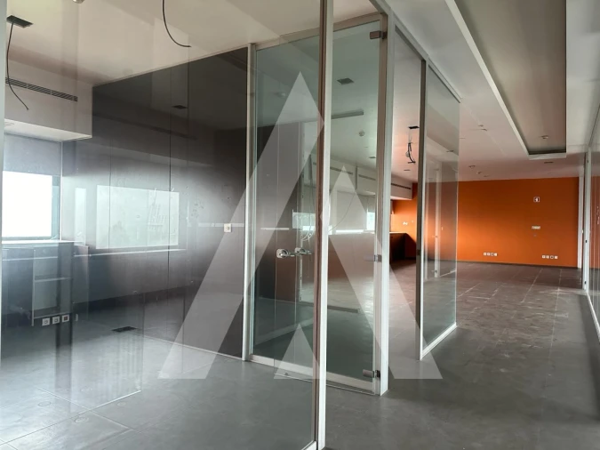 Escritório para Arrendamento em Torres Novas (Santa Maria, Salvador e Santiago) Foto 11