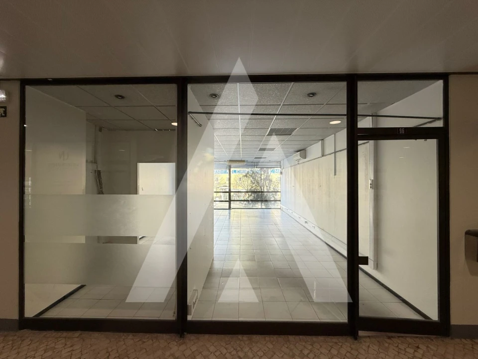 Loja para Arrendamento em Leiria, Pousos, Barreira e Cortes Foto 28