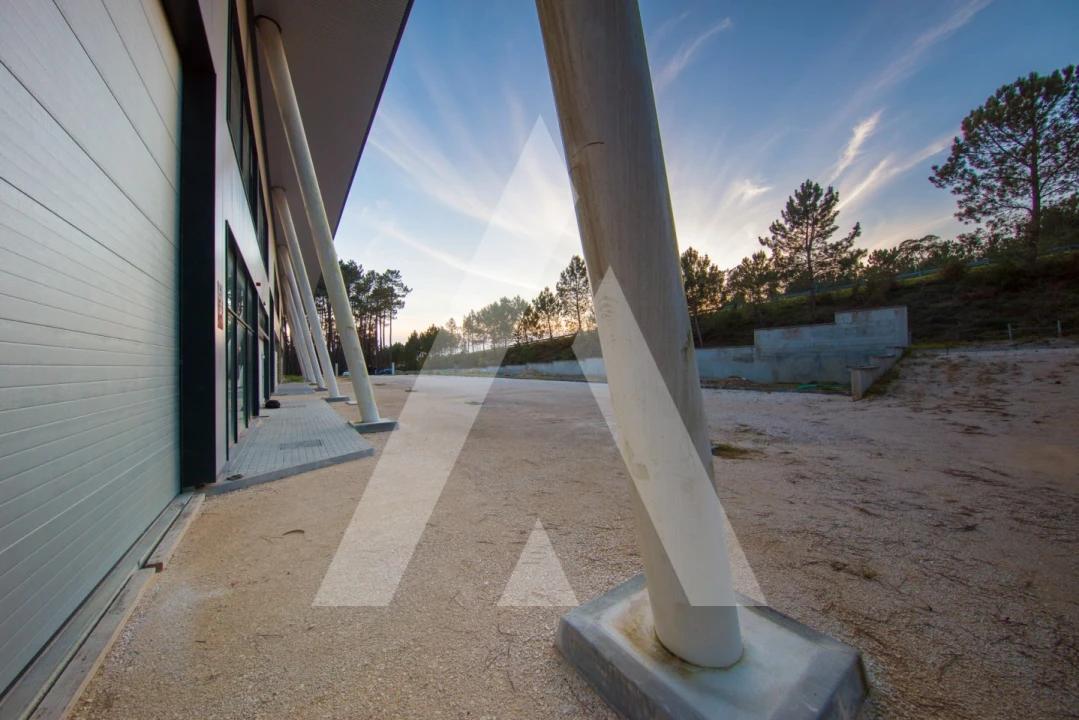 Armazém para Arrendamento em Maceira Foto 3