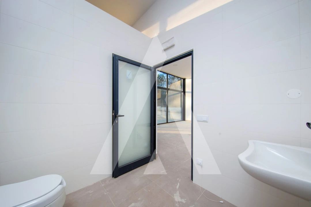 Armazém para Arrendamento em Maceira Foto 9