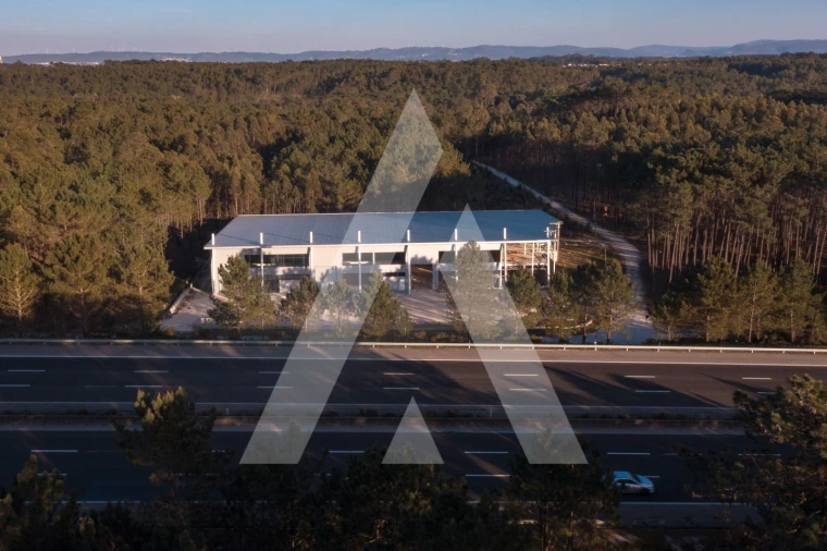 Armazém para Venda em Maceira