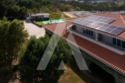 Moradia T5 para Venda em Parceiros e Azoia