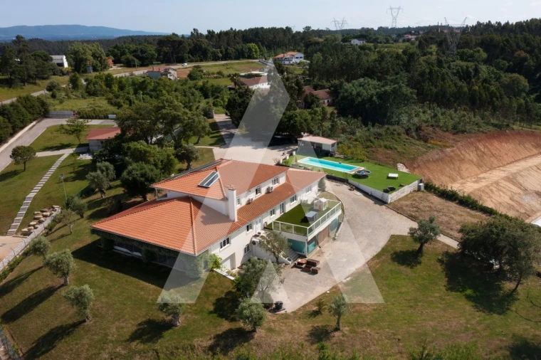 Moradia T5 para Venda em Parceiros e Azoia Foto 60