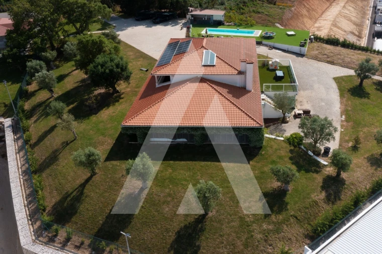 Moradia T5 para Venda em Parceiros e Azoia Foto 61