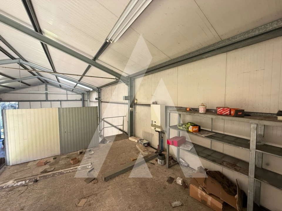 Armazém para Venda em Arrabal Foto 7