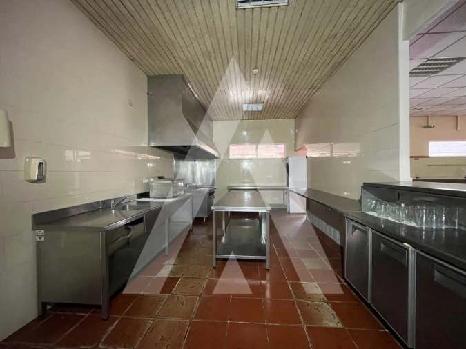 Prédio para Venda em A dos Negros Foto 25