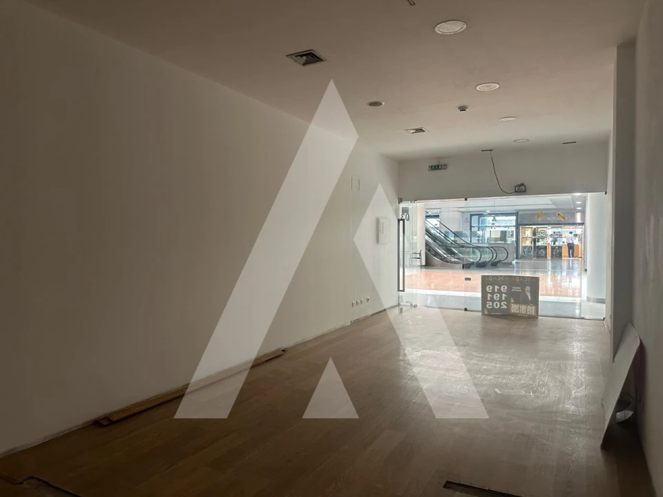 Loja para Arrendamento em Marinha Grande Foto 4