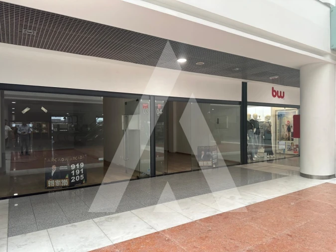 Loja para Arrendamento em Marinha Grande Foto 8