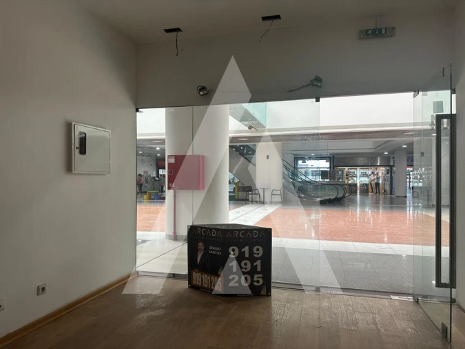 Loja para Arrendamento em Marinha Grande Foto 4