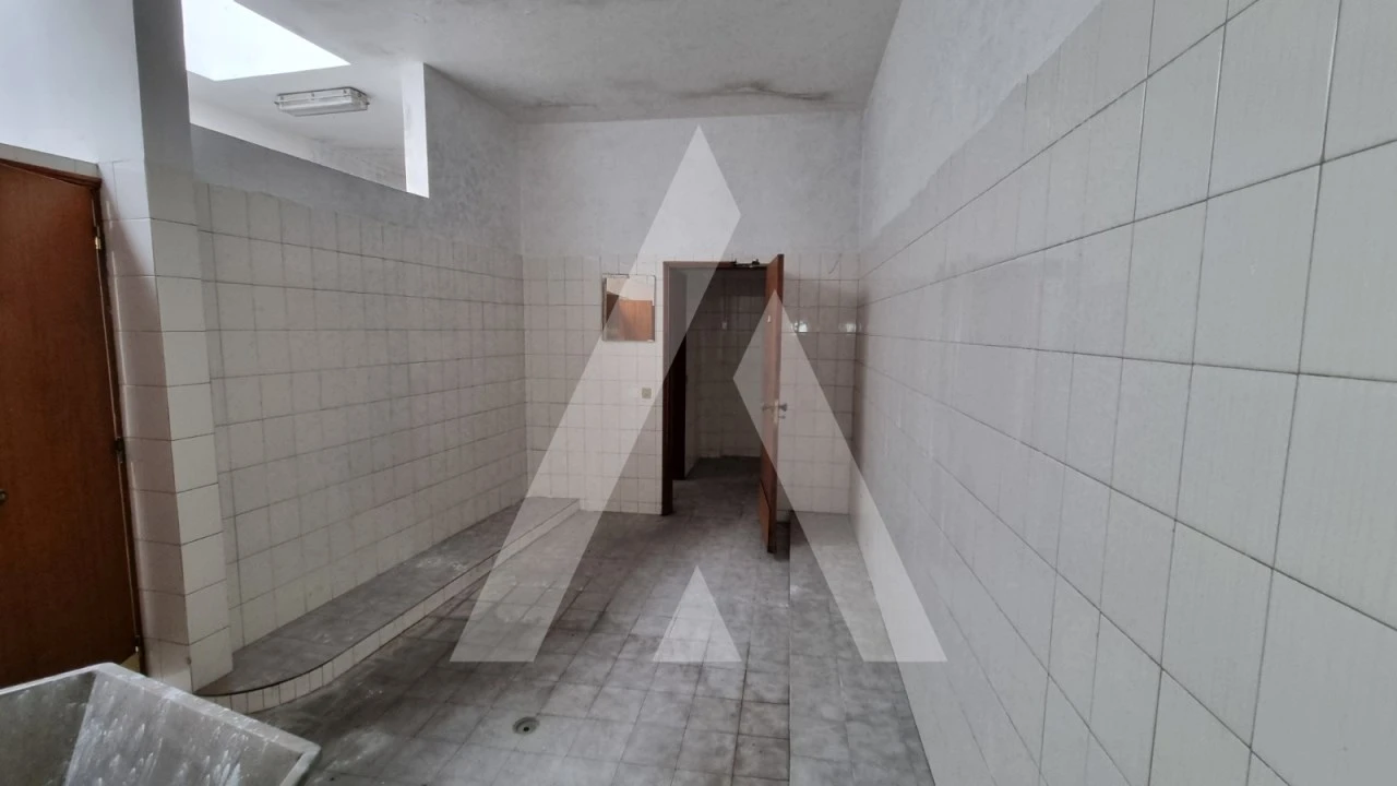 Prédio para Venda em Parceiros e Azoia Foto 17