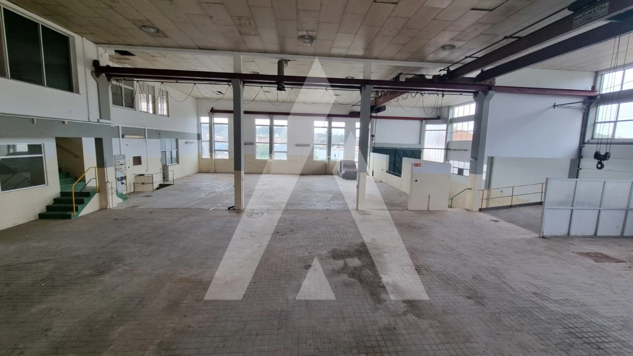 Prédio para Venda em Parceiros e Azoia Foto 22