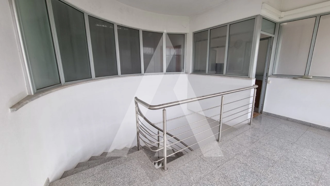 Prédio para Venda em Parceiros e Azoia Foto 41