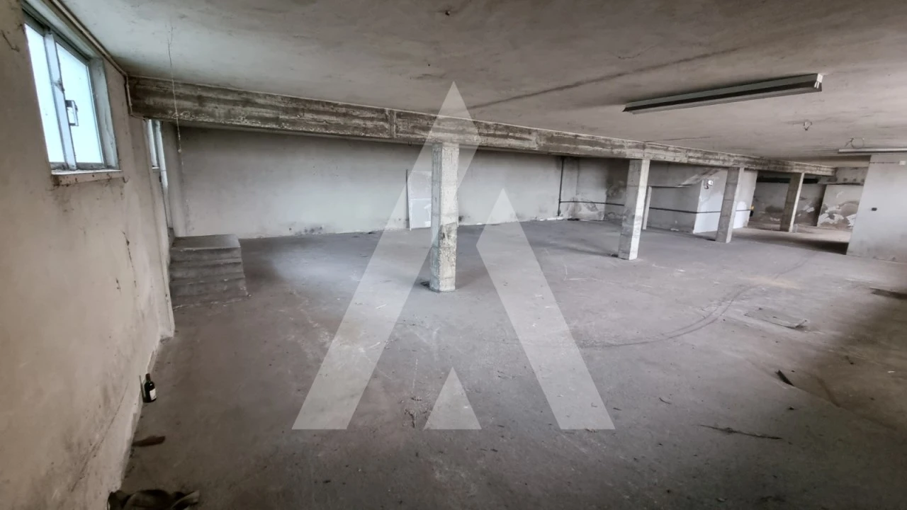 Prédio para Venda em Parceiros e Azoia Foto 45