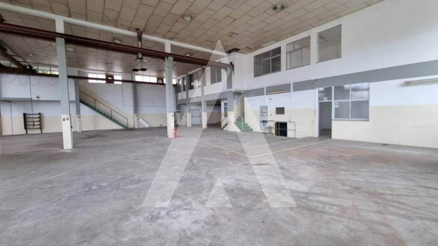 Prédio para Venda em Parceiros e Azoia Foto 2