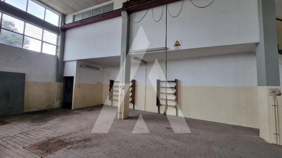 Prédio para Venda em Parceiros e Azoia Foto 23