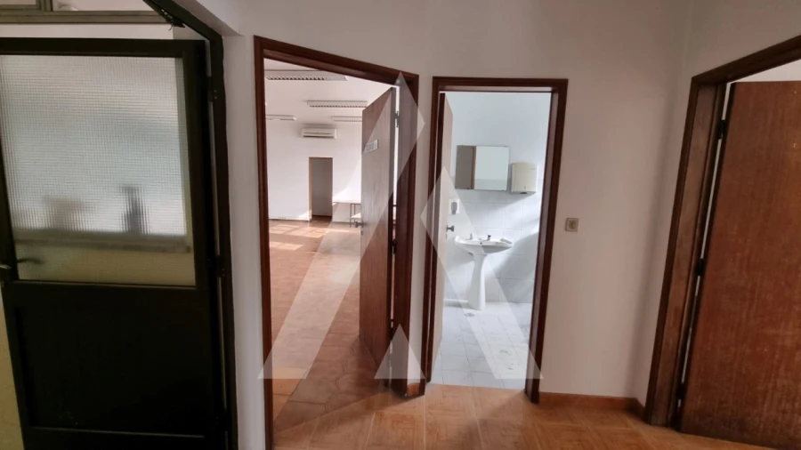 Prédio para Venda em Parceiros e Azoia Foto 30