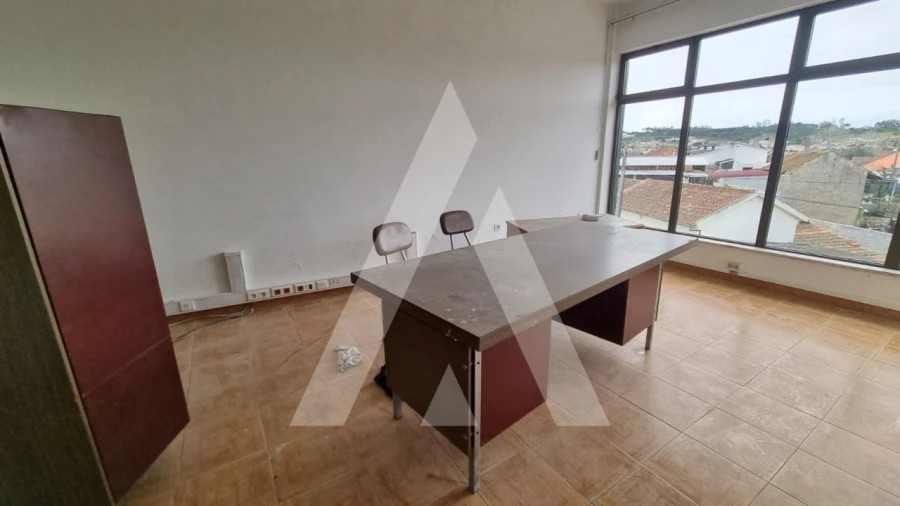 Prédio para Venda em Parceiros e Azoia Foto 39