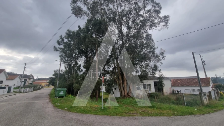 Prédio para Venda em Parceiros e Azoia Foto 58