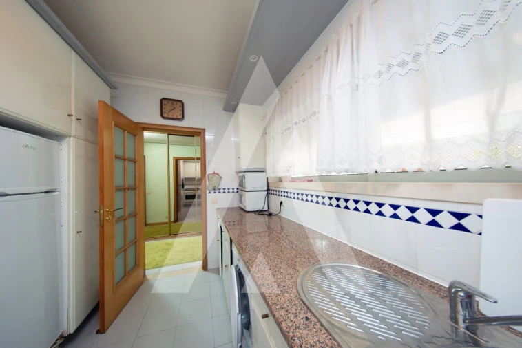 Apartamento T1 para Venda em Buarcos Foto 5