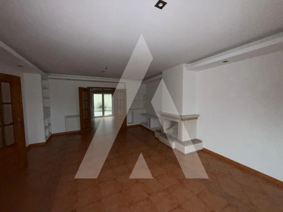 Moradia T4 para Venda em Leiria, Pousos, Barreira e Cortes Foto 6