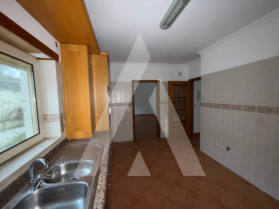 Moradia T4 para Venda em Leiria, Pousos, Barreira e Cortes Foto 12