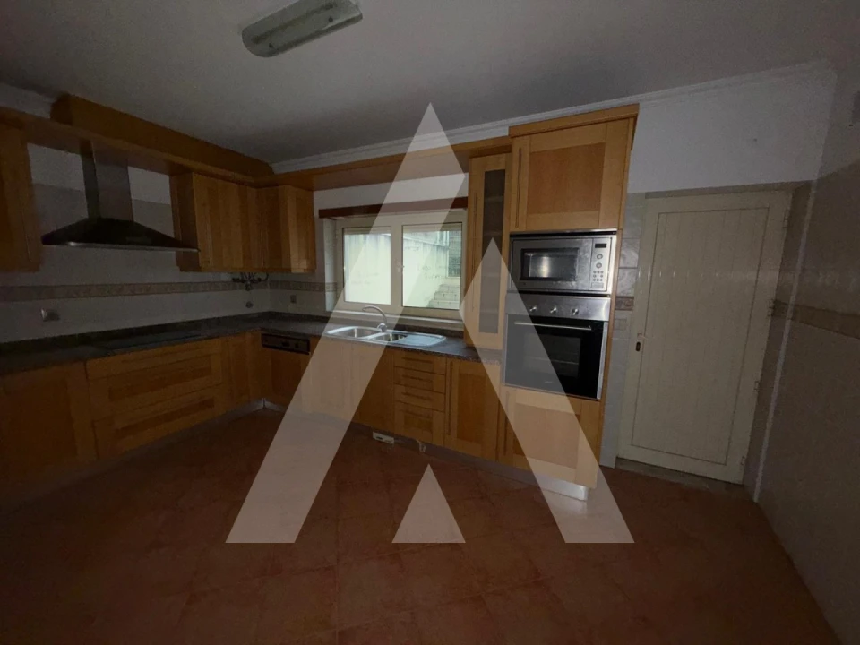 Moradia T4 para Venda em Leiria, Pousos, Barreira e Cortes Foto 13