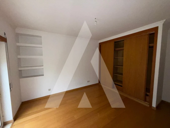 Moradia T4 para Venda em Leiria, Pousos, Barreira e Cortes Foto 37