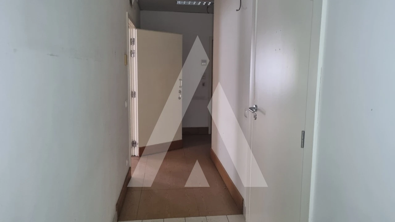 Loja para Venda em Maceira Foto 26