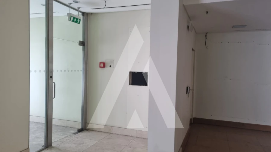 Loja para Venda em Maceira Foto 5