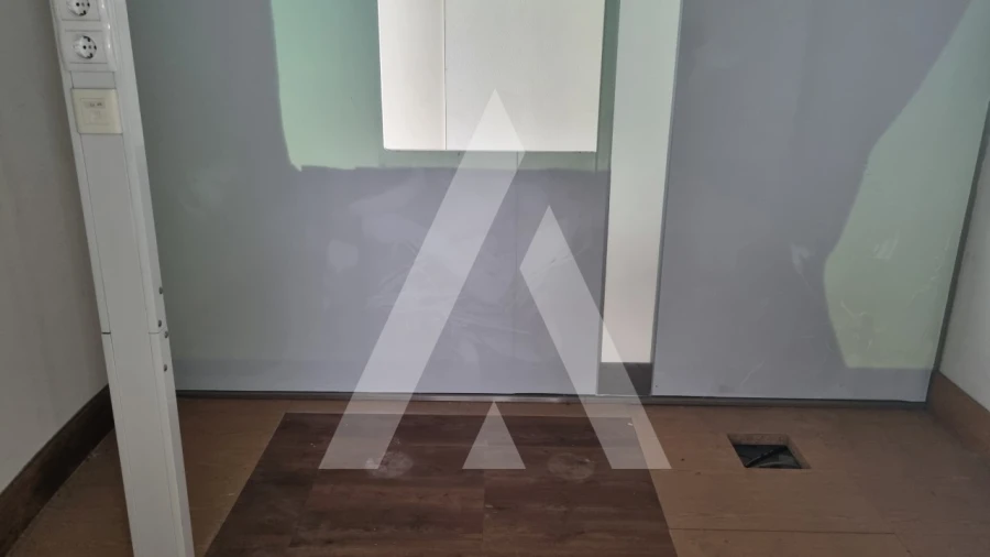 Loja para Venda em Maceira Foto 9