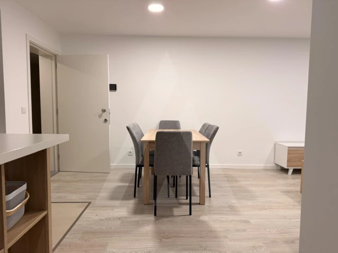 Apartamento T3 para Arrendamento em Aradas Foto 2