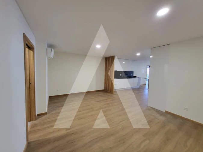 Apartamento T2 para Venda em Ranhados Foto 3