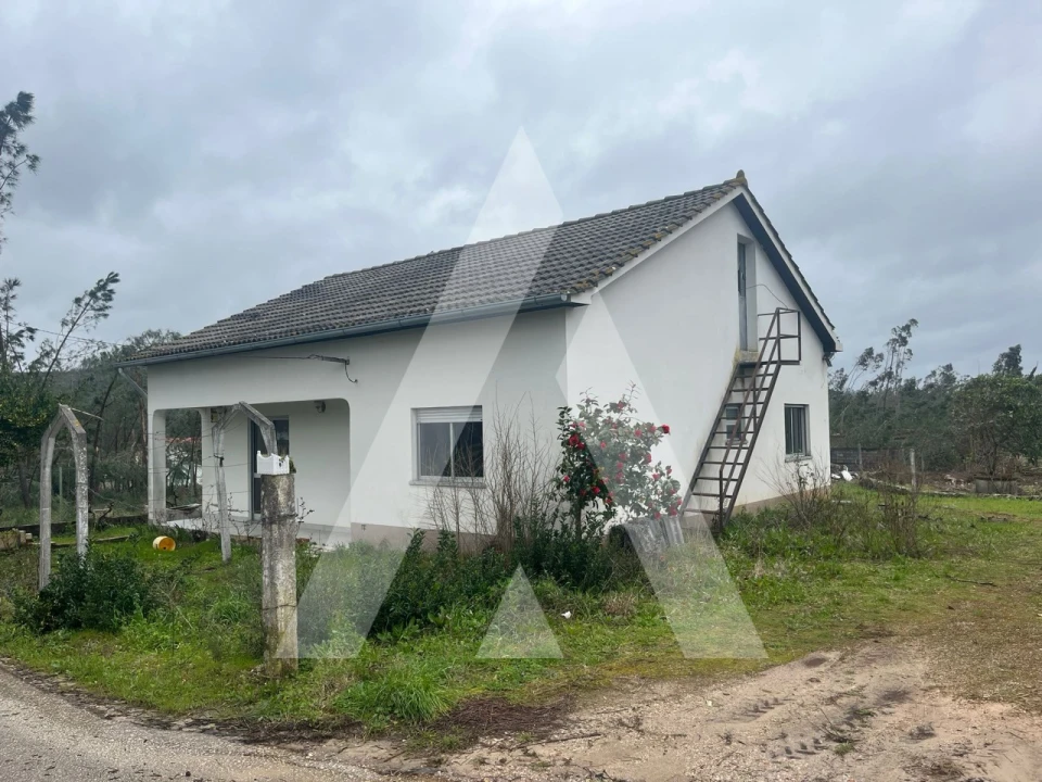 Moradia T3 para Venda em Rio de Couros e Casal dos Bernardos Foto 1