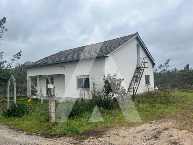 Moradia T3 para Venda em Rio de Couros e Casal dos Bernardos