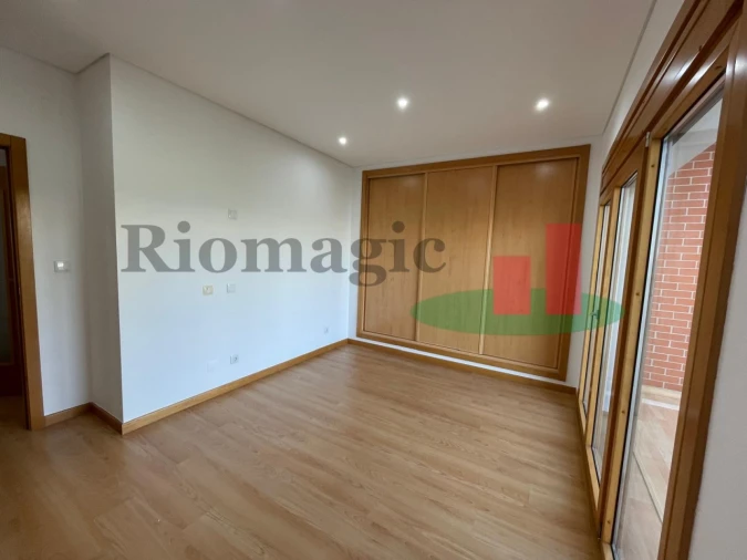 Apartamento T3 para Venda em Odivelas Foto 16