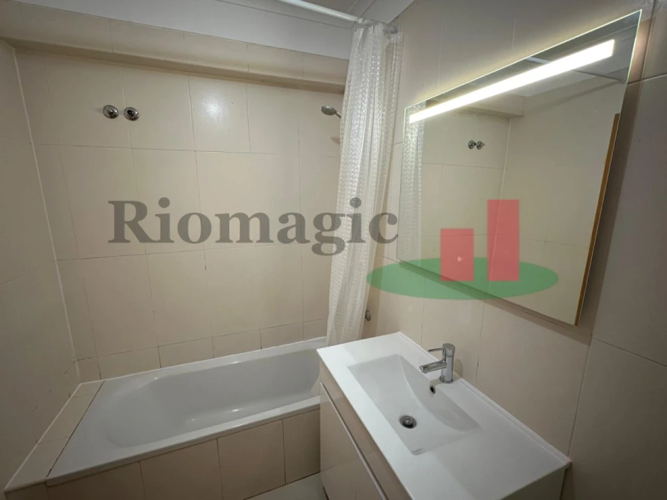 Apartamento T3 para Venda em Rio de Mouro Foto 10