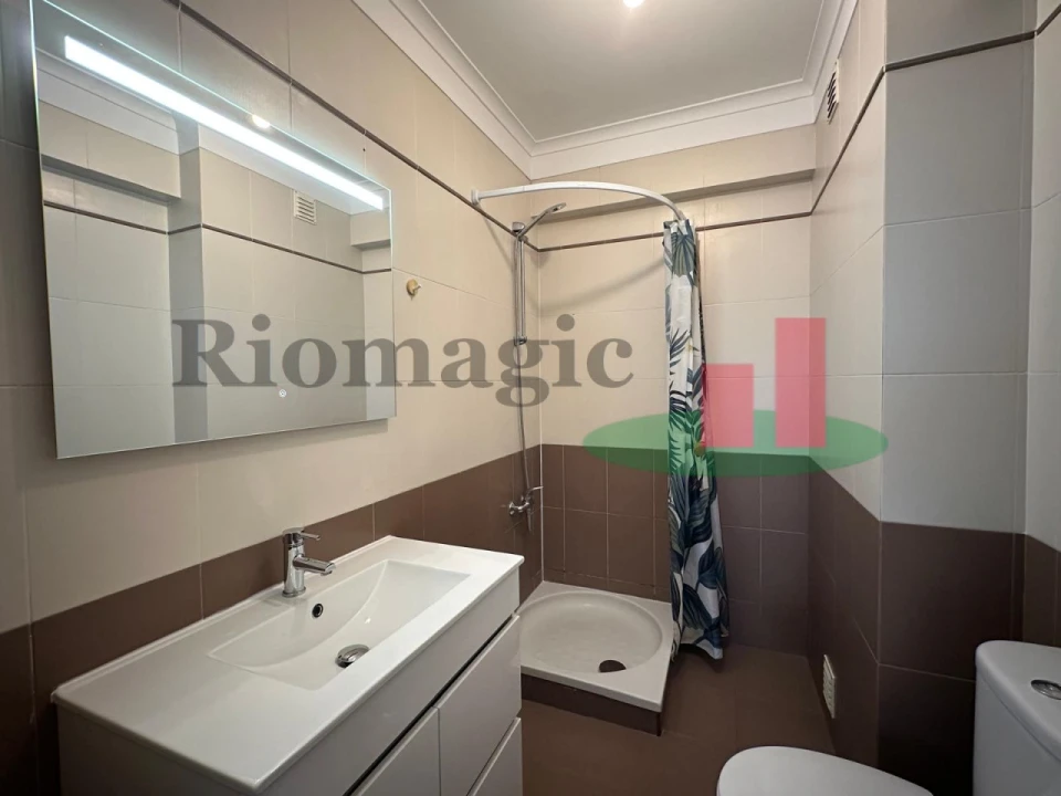 Apartamento T3 para Venda em Rio de Mouro Foto 15